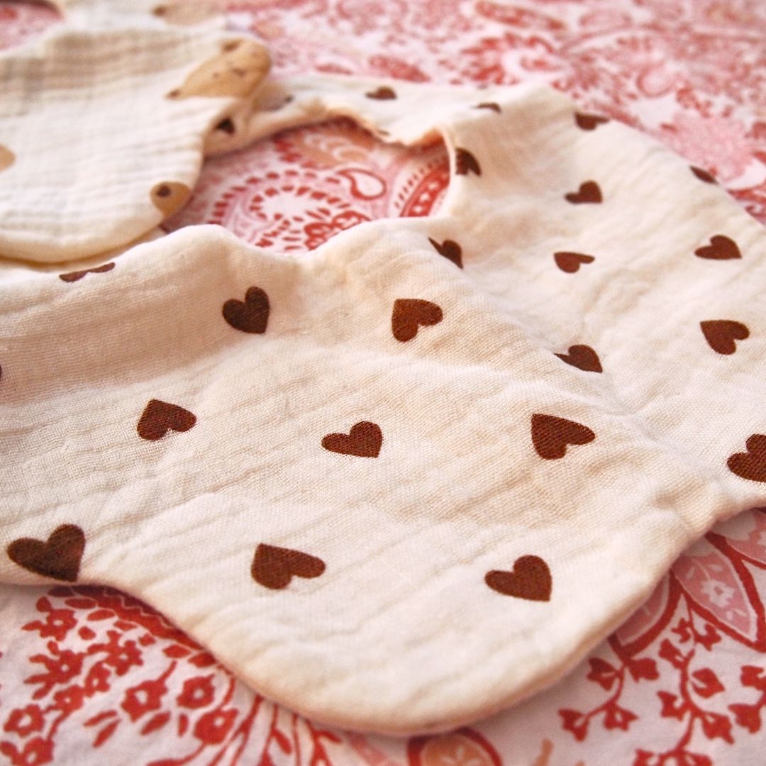 Set mit 3 weichen und saugfähigen Lätzchen