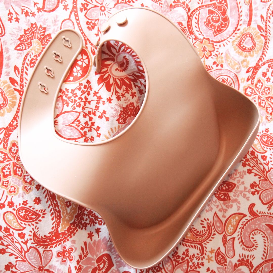 Wasserdichtes und verstellbares Lätzchen