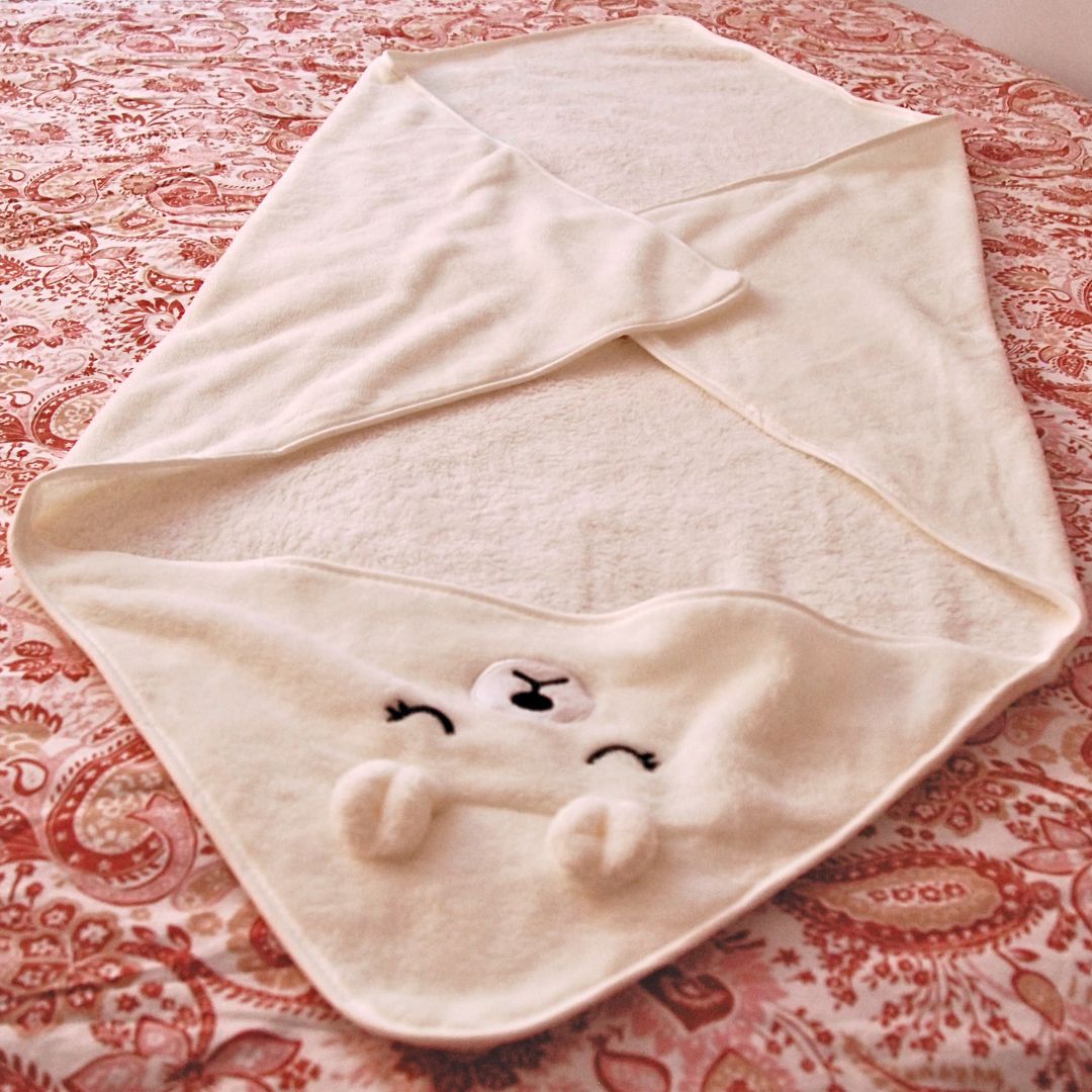 Cape de bain bébé – Douceur et Confort