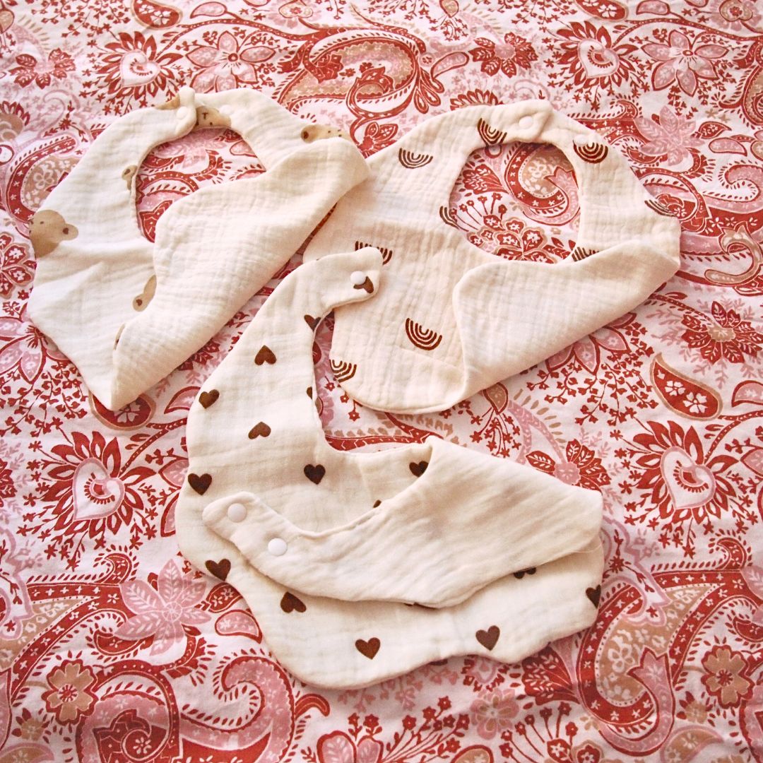 Set mit 3 weichen und saugfähigen Lätzchen